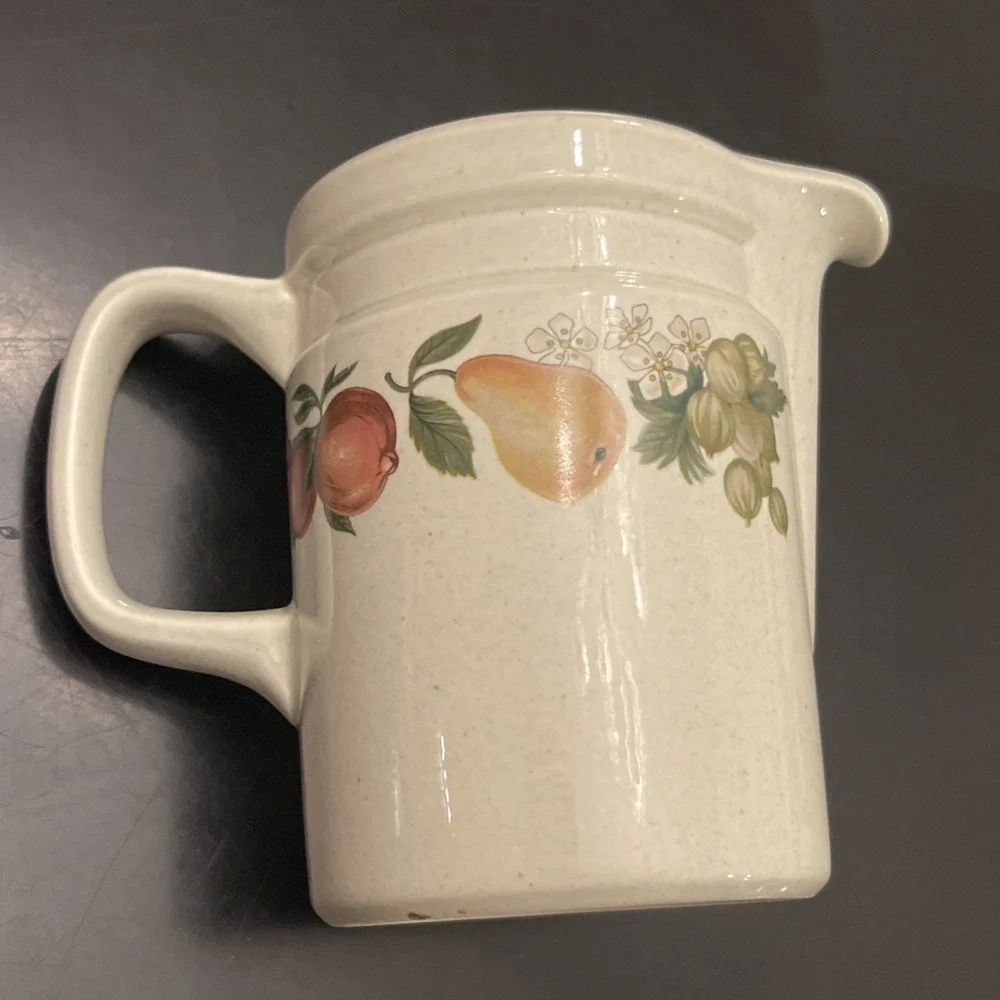 WEDGWOOD QUINCE  INDIVIDUAL‎ CREAMER Discontinued